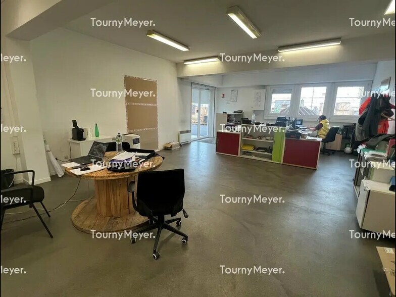 Local d’activités dans Lons à louer - Photo intérieure – Image 2 sur 5