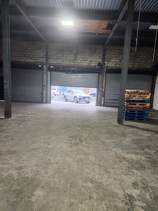 Plus de détails pour 249 Hinsdale St, Brooklyn, NY - Industriel/Logistique à louer