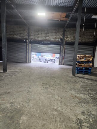 Plus de détails pour 249 Hinsdale St, Brooklyn, NY - Industriel/Logistique à louer