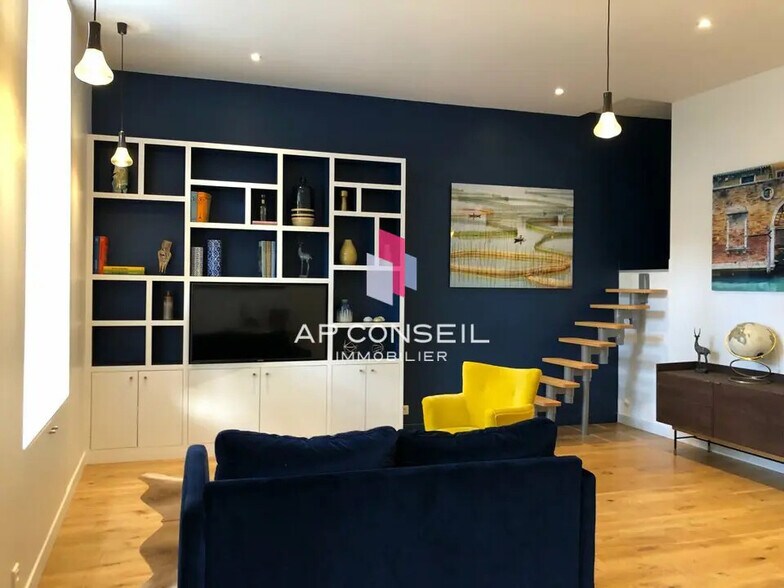 Local commercial dans Versailles à louer - Photo de l’immeuble – Image 1 sur 4