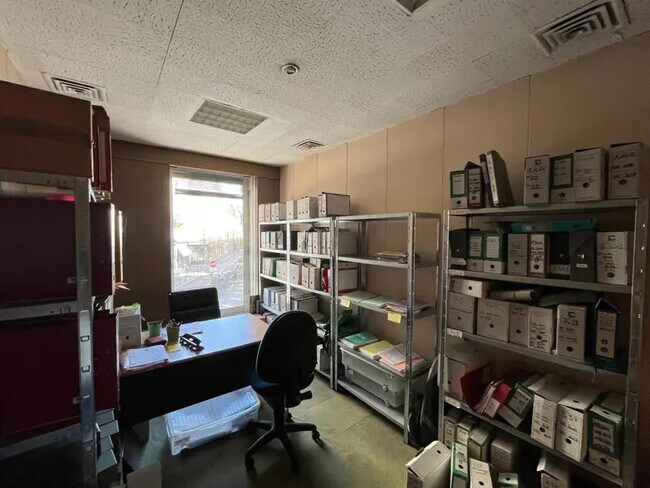 Plus de détails pour Bureau à vendre