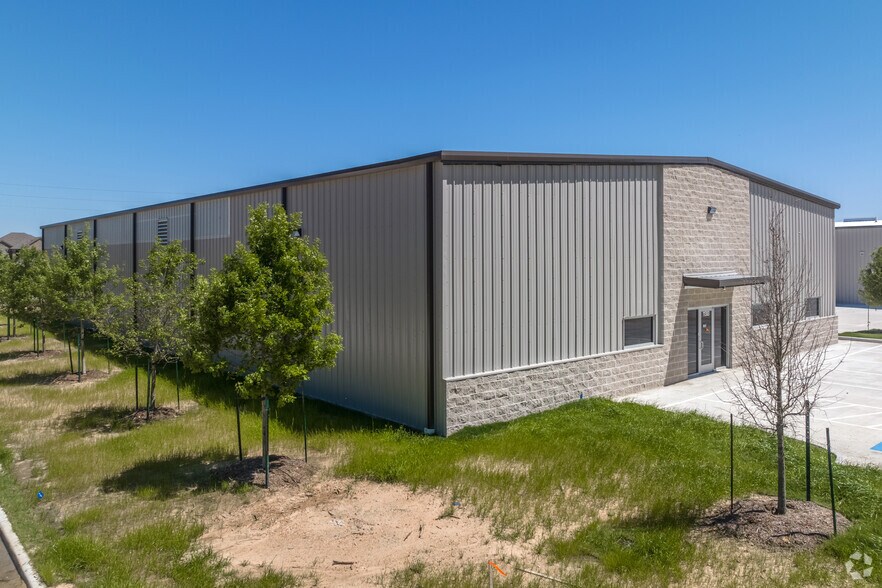 11303 Tomball Park Dr, Tomball, TX à louer - Photo de l’immeuble – Image 2 sur 8
