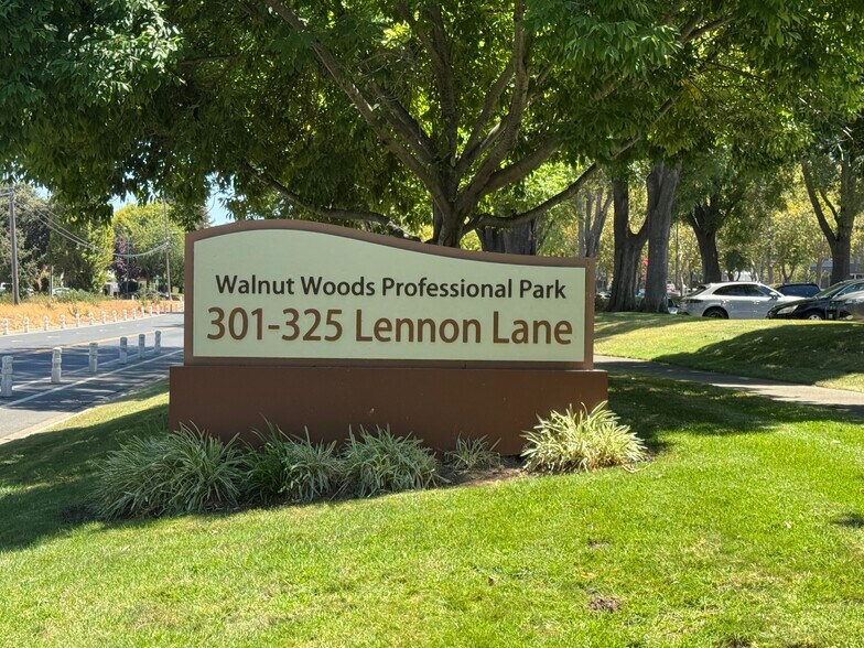 319 Lennon Ln, Walnut Creek, CA à vendre - Photo de l’immeuble – Image 1 sur 15