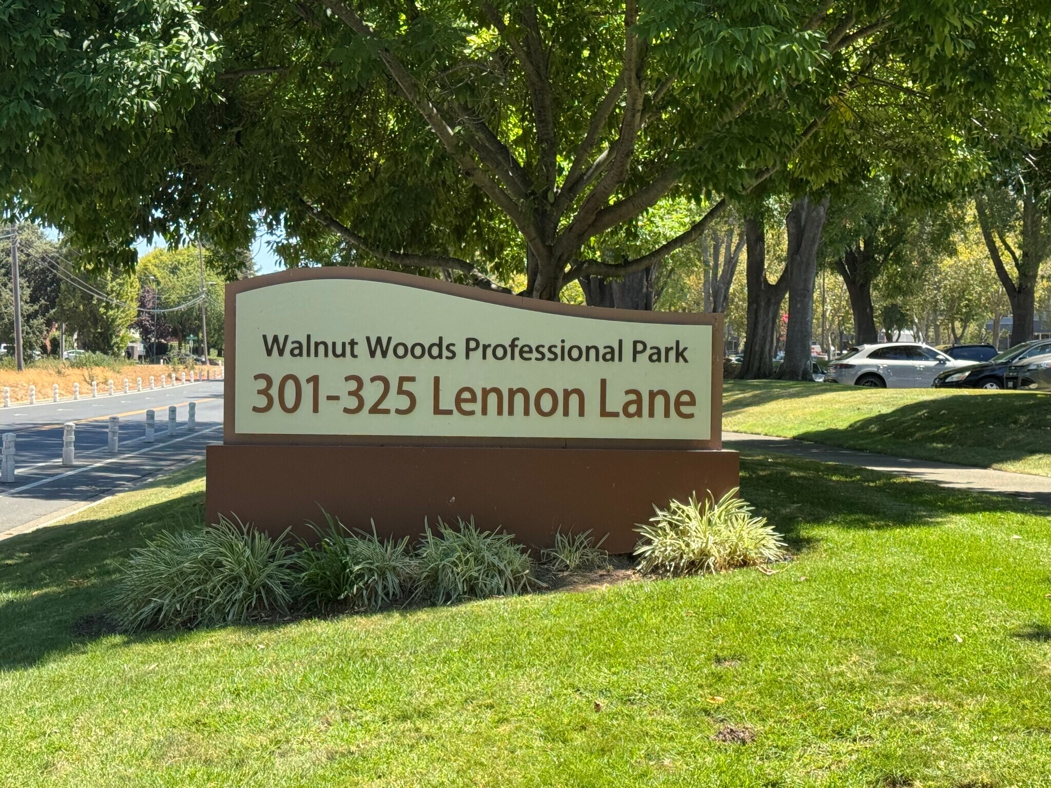 319 Lennon Ln, Walnut Creek, CA à vendre Photo de l’immeuble– Image 1 sur 16