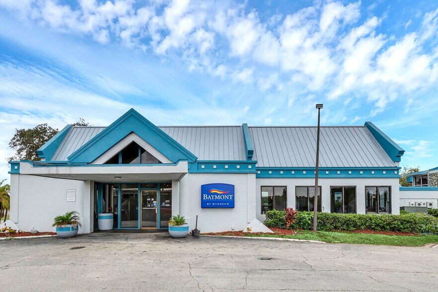 2725 W International Speedway Blvd, Daytona Beach, FL à vendre - Photo de l’immeuble – Image 2 sur 18