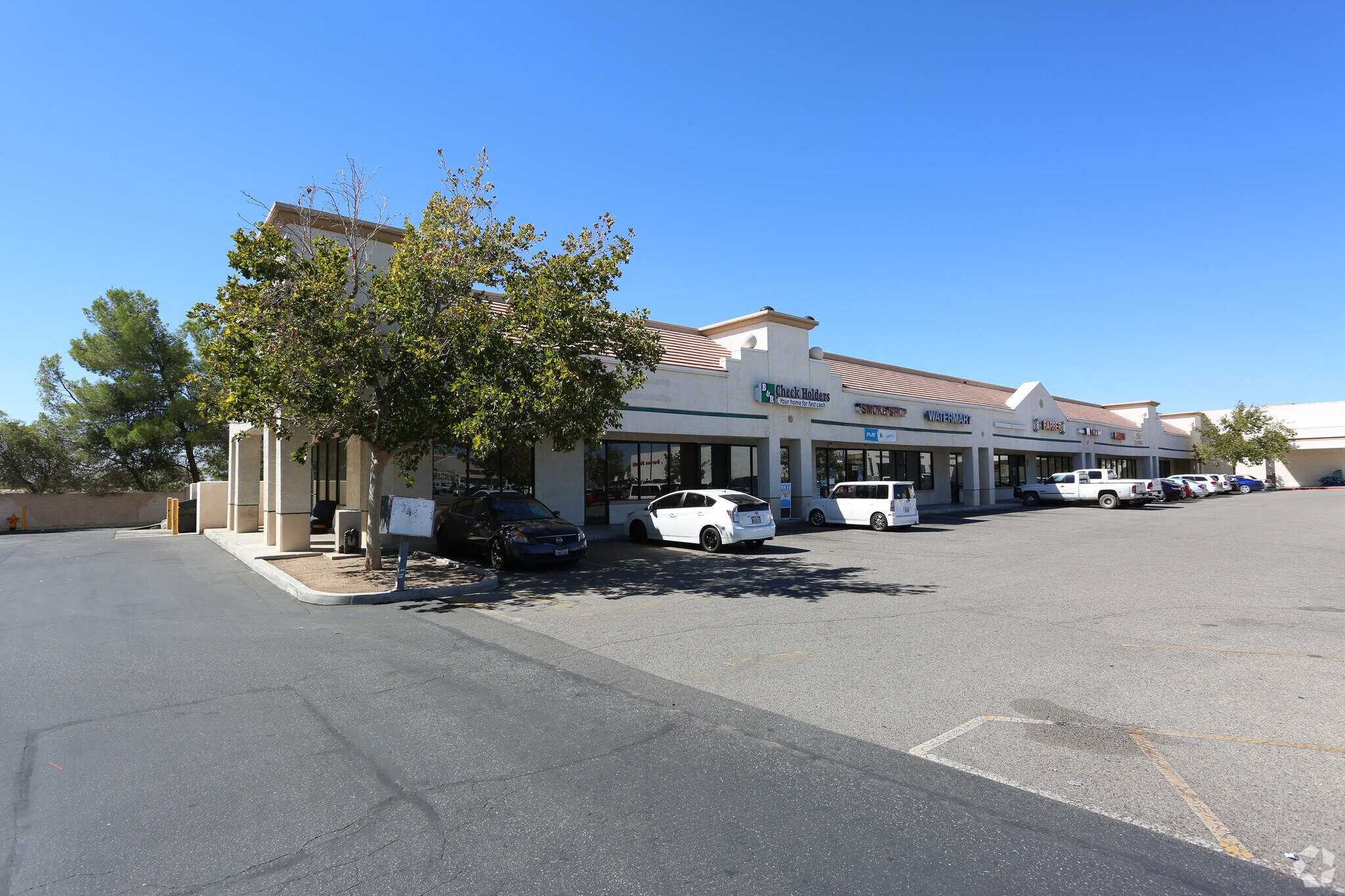 20783 Bear Valley Rd, Apple Valley, CA à louer Photo principale– Image 1 sur 7