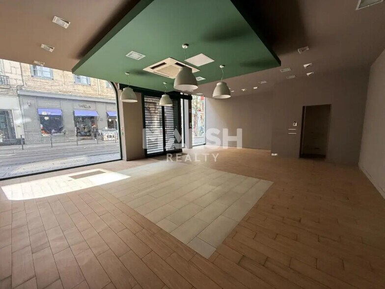 Local commercial dans Saint-Étienne à louer - Photo de l’immeuble – Image 2 sur 4