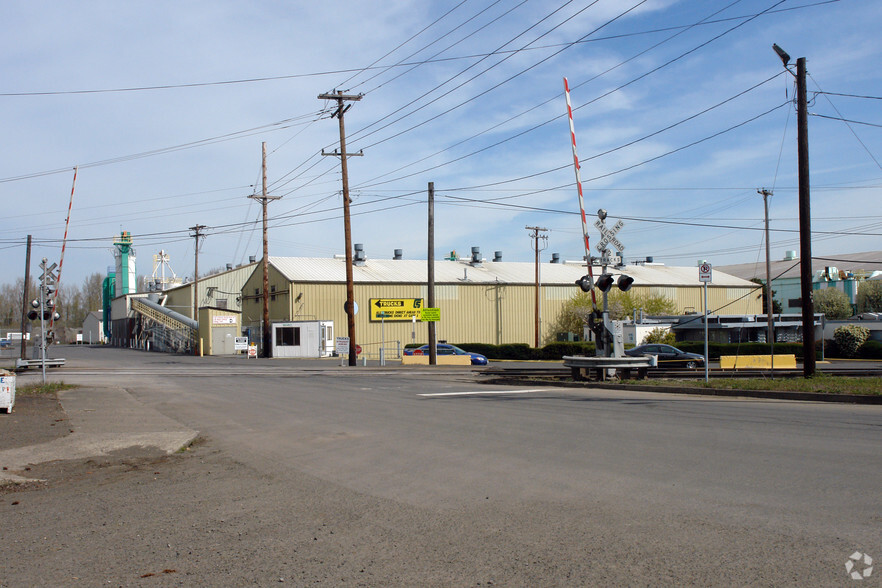 10425 N Bloss Ave, Portland, OR à louer - Photo principale – Image 1 sur 2