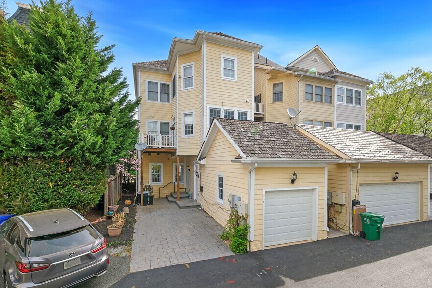 337 Main St, Gaithersburg, MD à vendre - Photo de l’immeuble – Image 2 sur 11