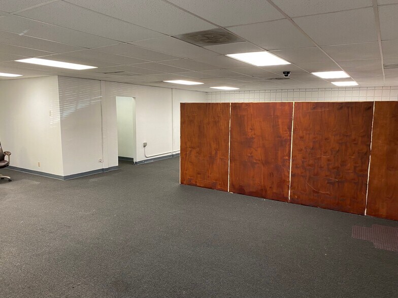 3029 N San Fernando Blvd, Burbank, CA à louer - Photo principale – Image 1 sur 5