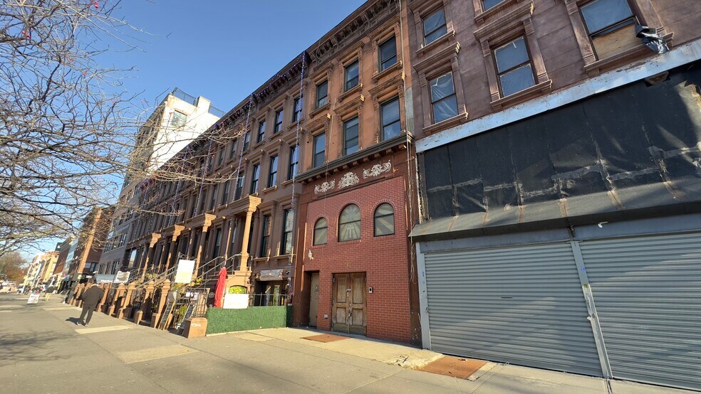 262 Malcolm X Blvd, New York, NY à vendre - Photo de l’immeuble – Image 2 sur 10