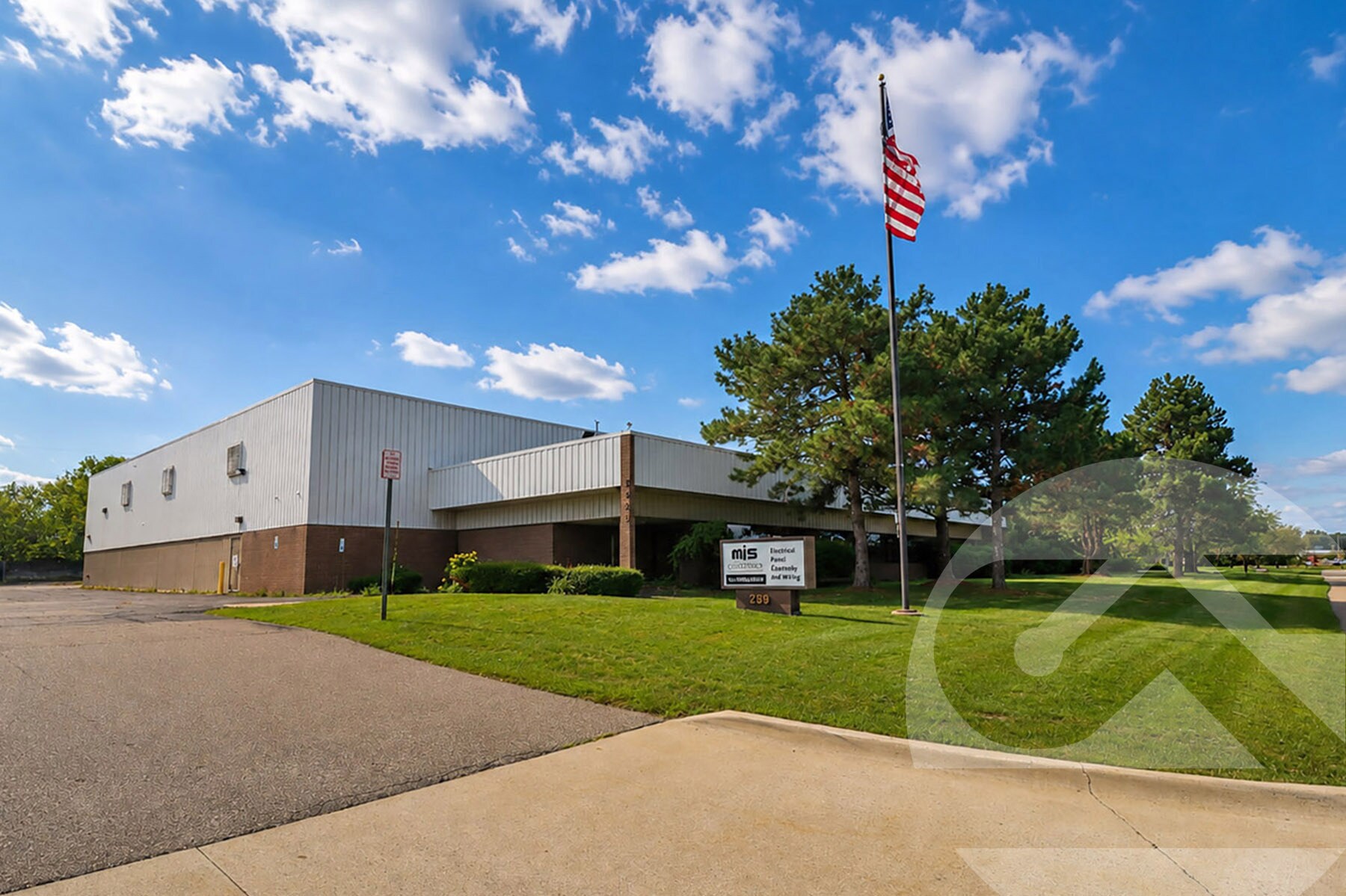 2890 Technology Dr, Rochester Hills, MI à louer Photo de l’immeuble– Image 1 sur 2