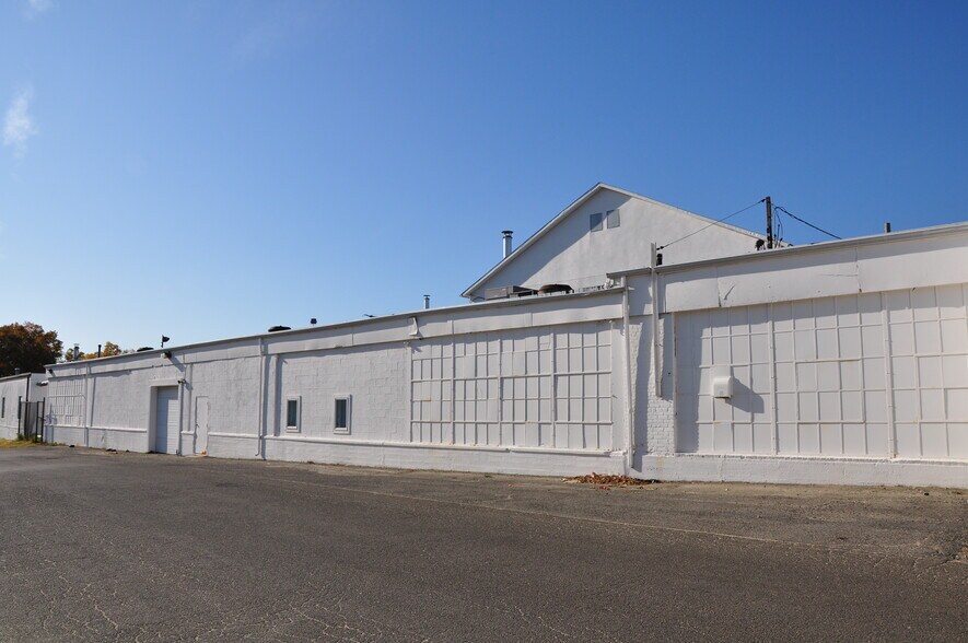 375 Fairfield Ave, Stamford, CT à louer - Photo principale – Image 1 sur 9