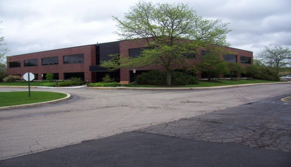1749 S Naperville Rd, Wheaton, IL à louer - Photo principale – Image 1 sur 50