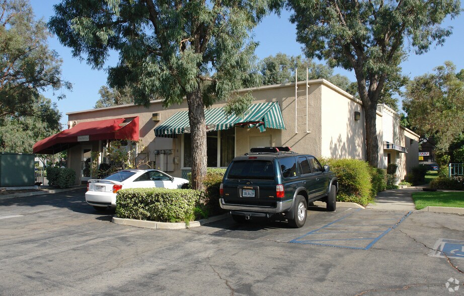 1470 W 9th St, Upland, CA à louer - Photo de l’immeuble – Image 3 sur 13