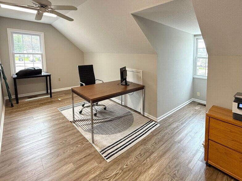 512 E Washington St, Chagrin Falls, OH à louer - Photo de l’immeuble – Image 3 sur 12