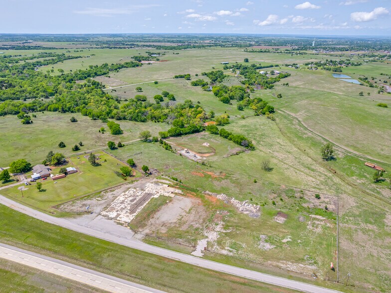 1003 Quail Ln, Chickasha, OK à vendre - Photo de l’immeuble – Image 2 sur 6