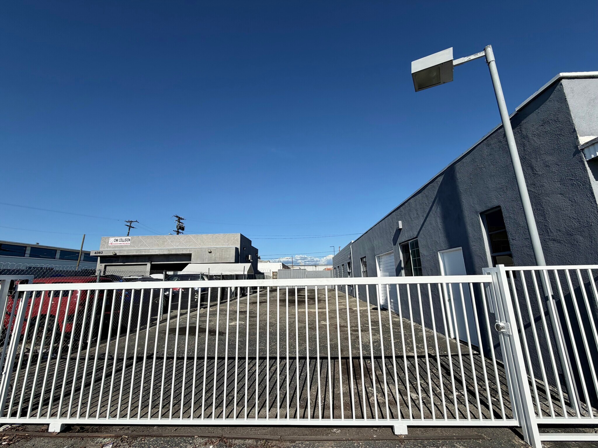 4401 Firestone Blvd, South Gate, CA à louer Photo principale– Image 1 sur 19