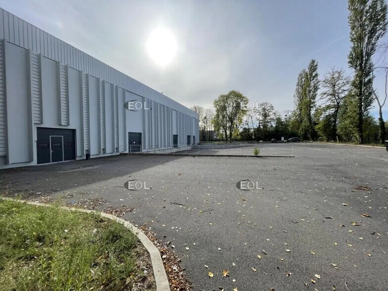 Industriel/Logistique dans SAINT-OUEN-L'AUMONE à louer - Photo de l’immeuble – Image 3 sur 4