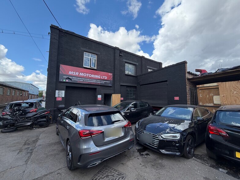 Mount Pleasant, Wembley à vendre - Photo de l’immeuble – Image 2 sur 7