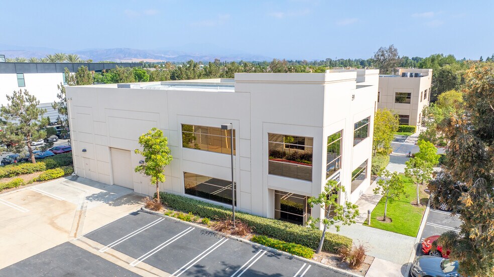 59 Peters Canyon Rd, Irvine, CA à vendre - Photo de l’immeuble – Image 2 sur 34