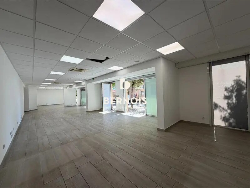 Local commercial dans Sanary-sur-Mer à vendre Photo intérieure– Image 1 sur 8