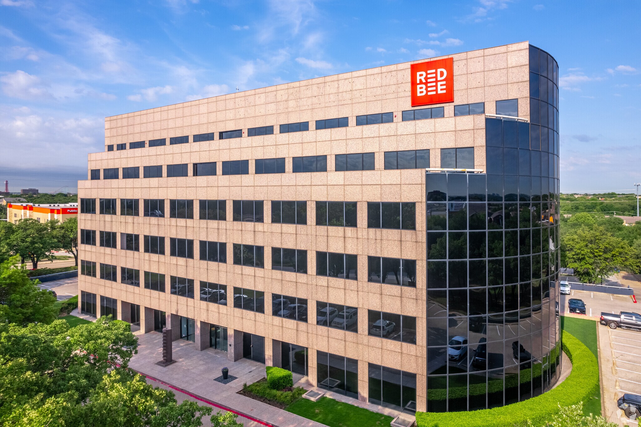 1901 N State Highway 360, Grand Prairie, TX à louer Photo principale– Image 1 sur 11