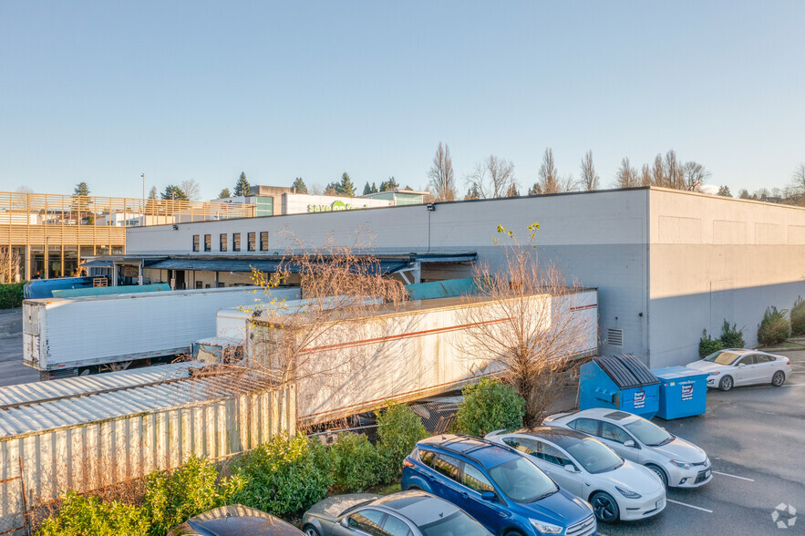 3355 Grandview Hwy, Vancouver, BC à louer - Photo de l’immeuble – Image 3 sur 7
