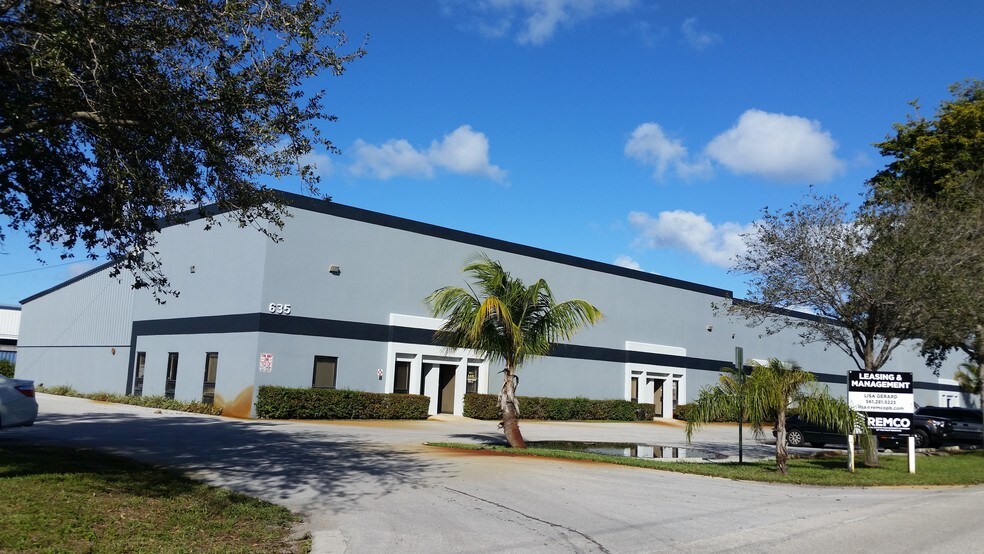 635 Gator Dr, Lantana, FL à louer - Photo de l’immeuble – Image 2 sur 5