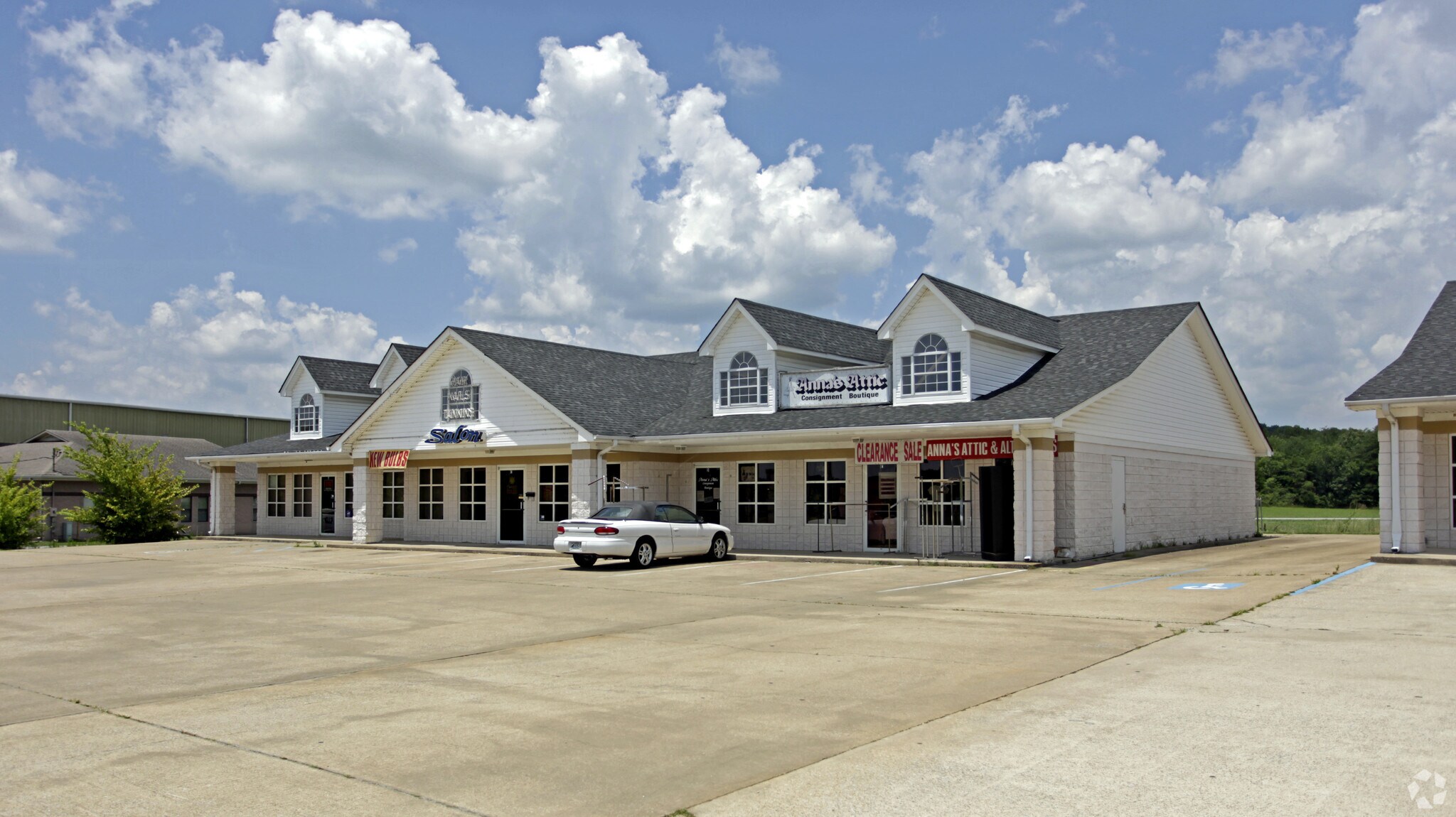 8505 Hixson Pike, Hixson, TN à louer Photo principale– Image 1 sur 19