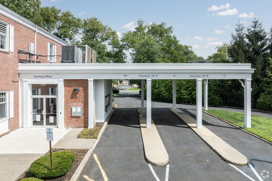 303 Broad St, Red Bank, NJ à louer - Photo de l’immeuble – Image 2 sur 20