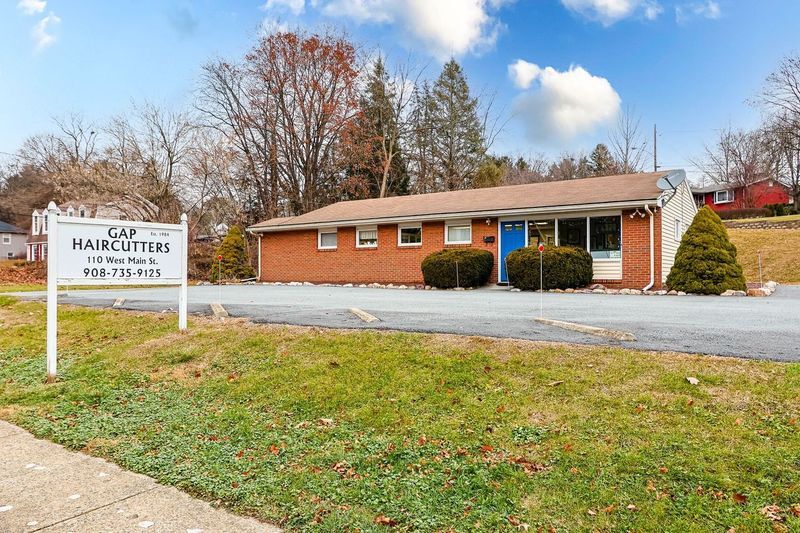 110 W Main St, Clinton Township, NJ à vendre - Photo de l’immeuble – Image 3 sur 17