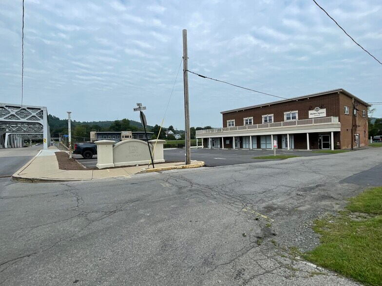 2 E Market St, Clearfield, PA à louer - Photo de l’immeuble – Image 2 sur 4