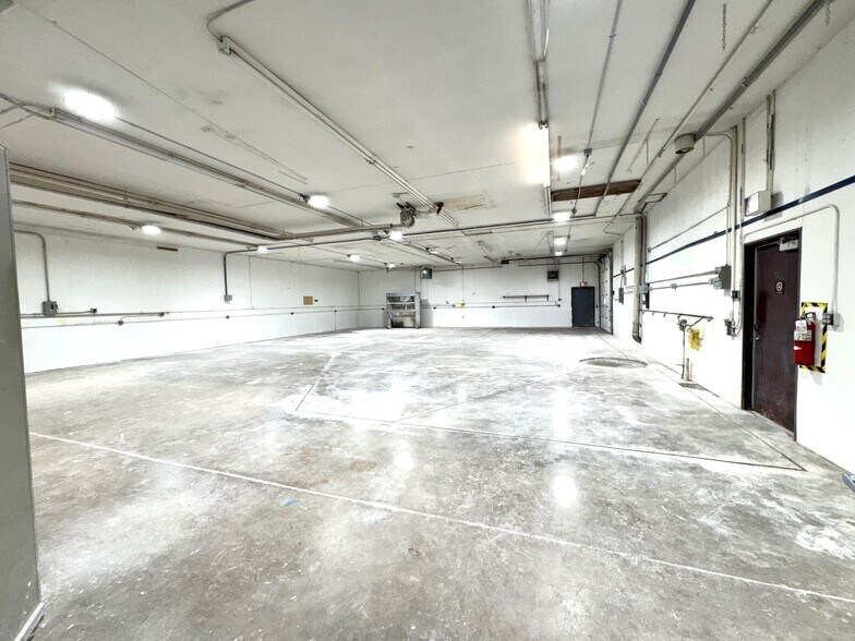 4610 Femrite Dr, Madison, WI à louer - Photo de l’immeuble – Image 2 sur 32