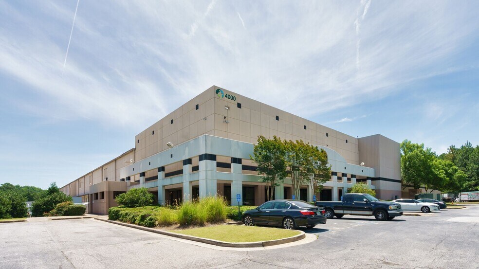 4000 S Corporate Pky, Forest Park, GA à louer - Photo de l’immeuble – Image 1 sur 5
