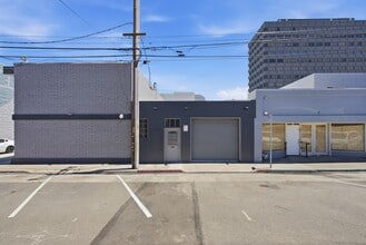 84 E 21st Ave, San Mateo, CA à louer Photo intérieure– Image 2 sur 14