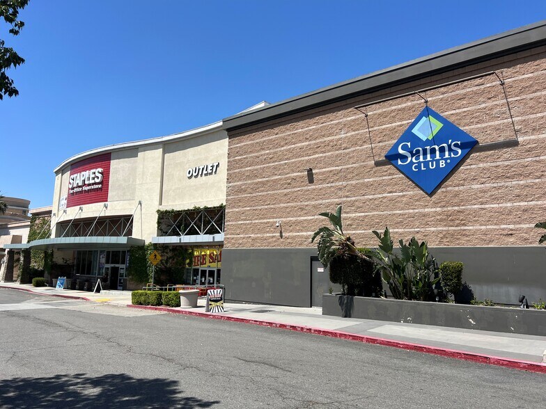 921 N Milliken Ave, Ontario, CA à vendre - Photo de l’immeuble – Image 2 sur 11