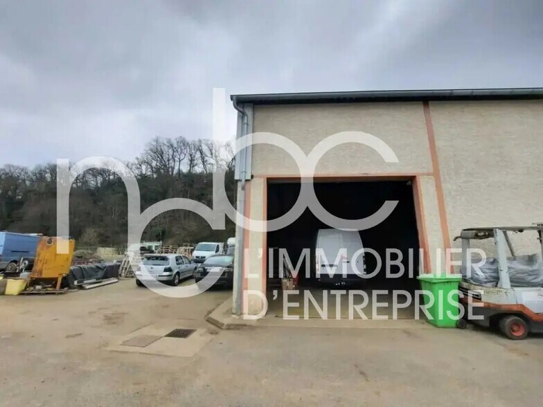 Local d'activités dans CIVRIEUX-D'AZERGUES à vendre - Photo de l’immeuble – Image 3 sur 10