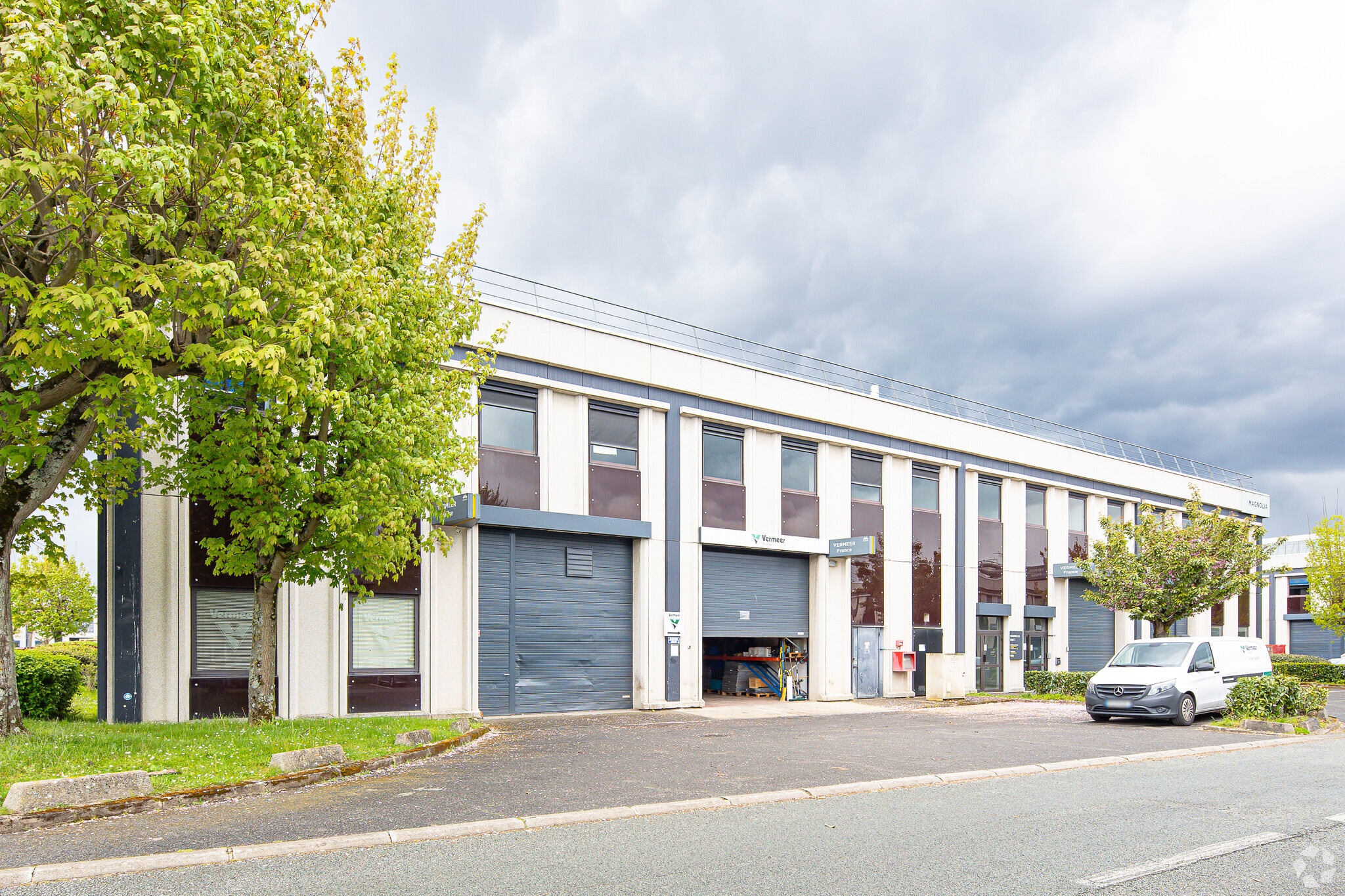 Local d’activités dans Villebon-sur-Yvette à louer Photo principale– Image 1 sur 3