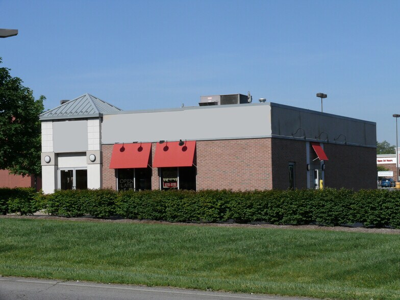 3530 Mann Rd, Indianapolis, IN à vendre - Photo de l’immeuble – Image 1 sur 3