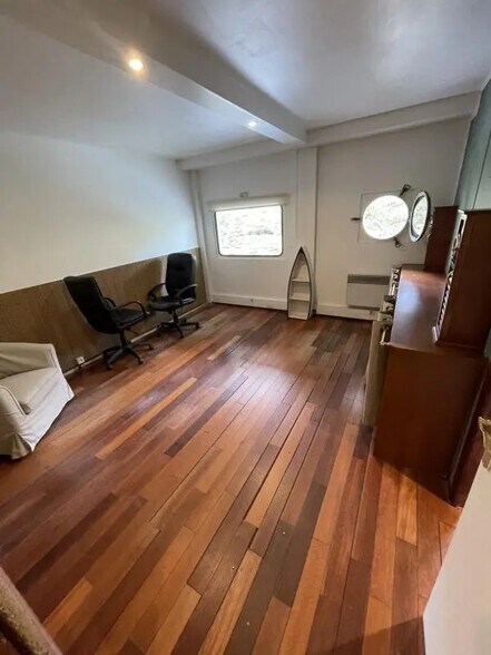 Bureau dans Suresnes à louer - Photo de l’immeuble – Image 2 sur 18