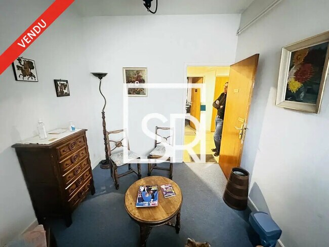 Plus de détails pour Bureau à vendre