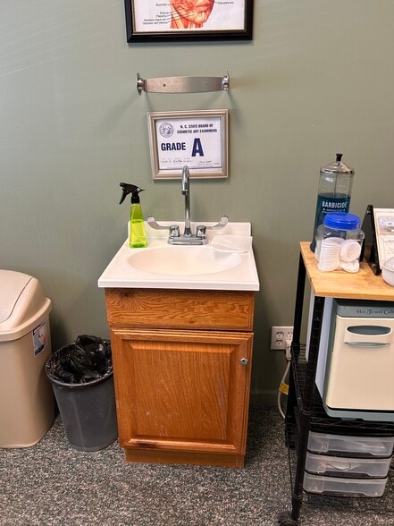 1095 Hendersonville Rd, Asheville, NC à louer - Photo intérieure – Image 3 sur 3