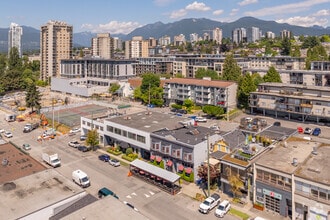 250-254 E 1st St, North Vancouver, BC - VUE AÉRIENNE  vue de carte
