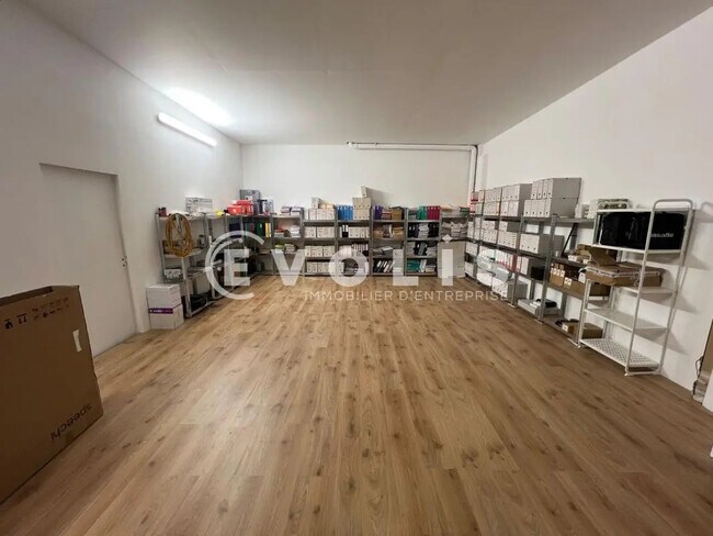 Plus de détails pour Bureau, Local d'activités à louer