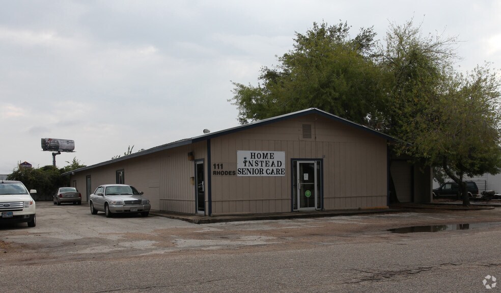 111 Rhodes St, Conroe, TX à vendre - Photo principale – Image 1 sur 5
