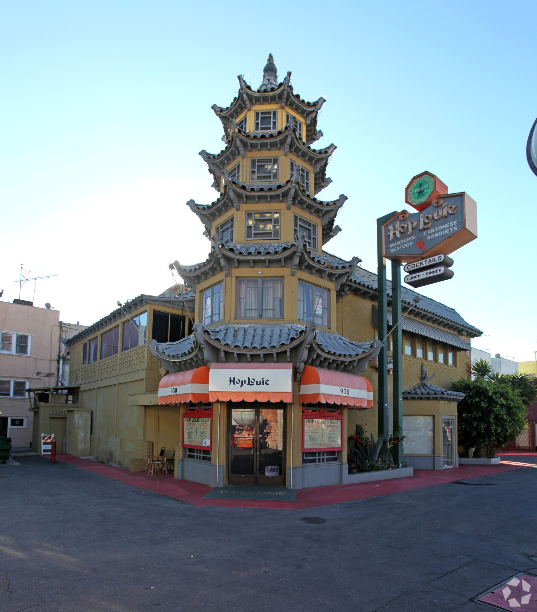 950 Mei Ling Way, Los Angeles, CA à louer Photo de l’immeuble– Image 1 sur 4