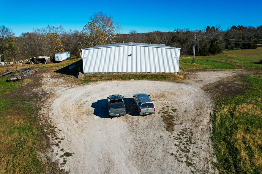 27877 Glacier Point Rd, Lebanon, MO à louer - Photo de l’immeuble – Image 3 sur 26