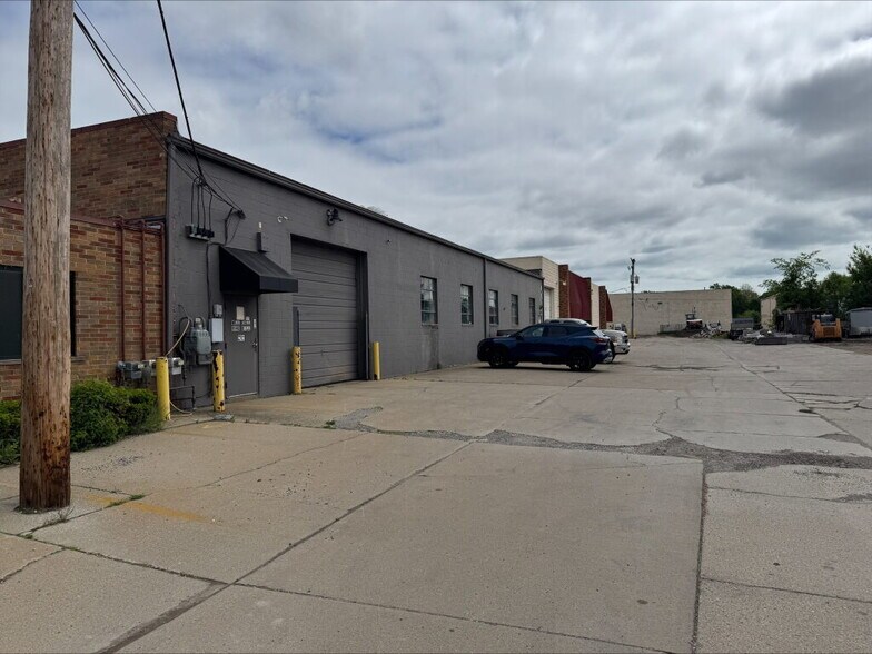 33380-33386 Groesbeck Hwy, Fraser, MI à louer - Photo de l’immeuble – Image 3 sur 7