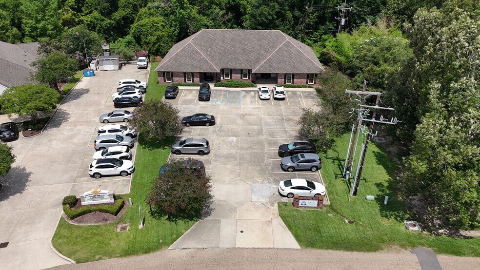 10512 S Glenstone Pl, Baton Rouge, LA à louer - Photo de l’immeuble – Image 2 sur 5